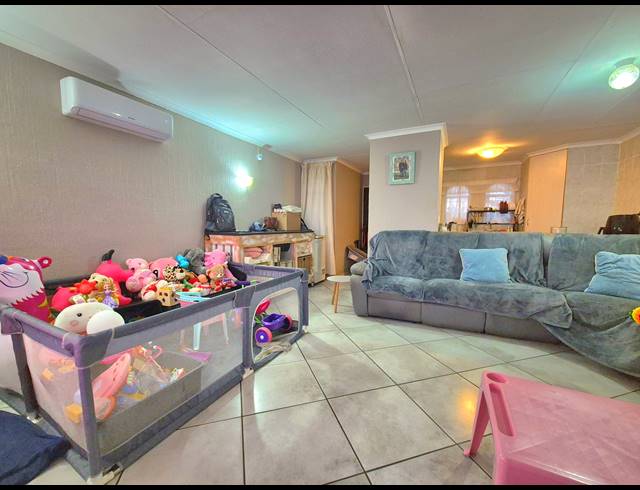 2 BEDROOM HOUSE FOR SALE IN HUNTINGDON